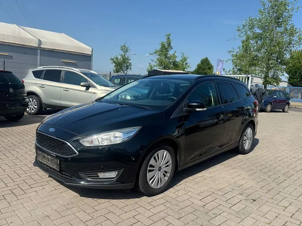 Gebraucht Ford Focus Trend 120 PS (88 kW) 2014 Schwarz Limousine