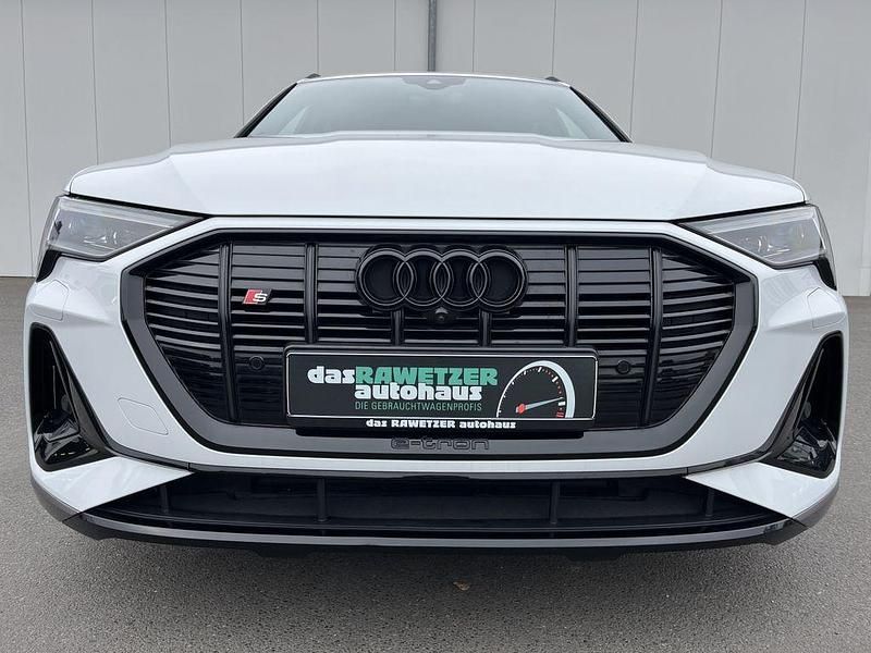 Gebraucht Audi e-tron Ambiente 369 kW (503 PS) 2022 Weiß SUV