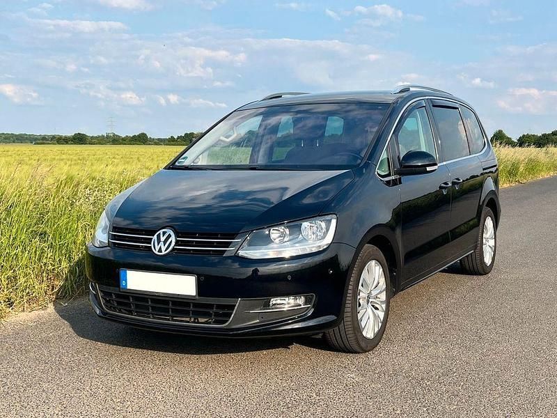 Schwarz Gebraucht 2017 VW Sharan Highline Van / Kleinbus | 21.990 € (Fairer Preis) - Bild 1/4