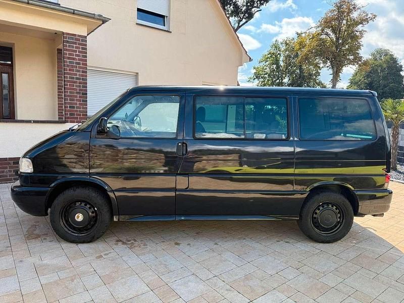 Second-hand VW Multivan 204 CP (150 kW) 2001 Negru Monovolum