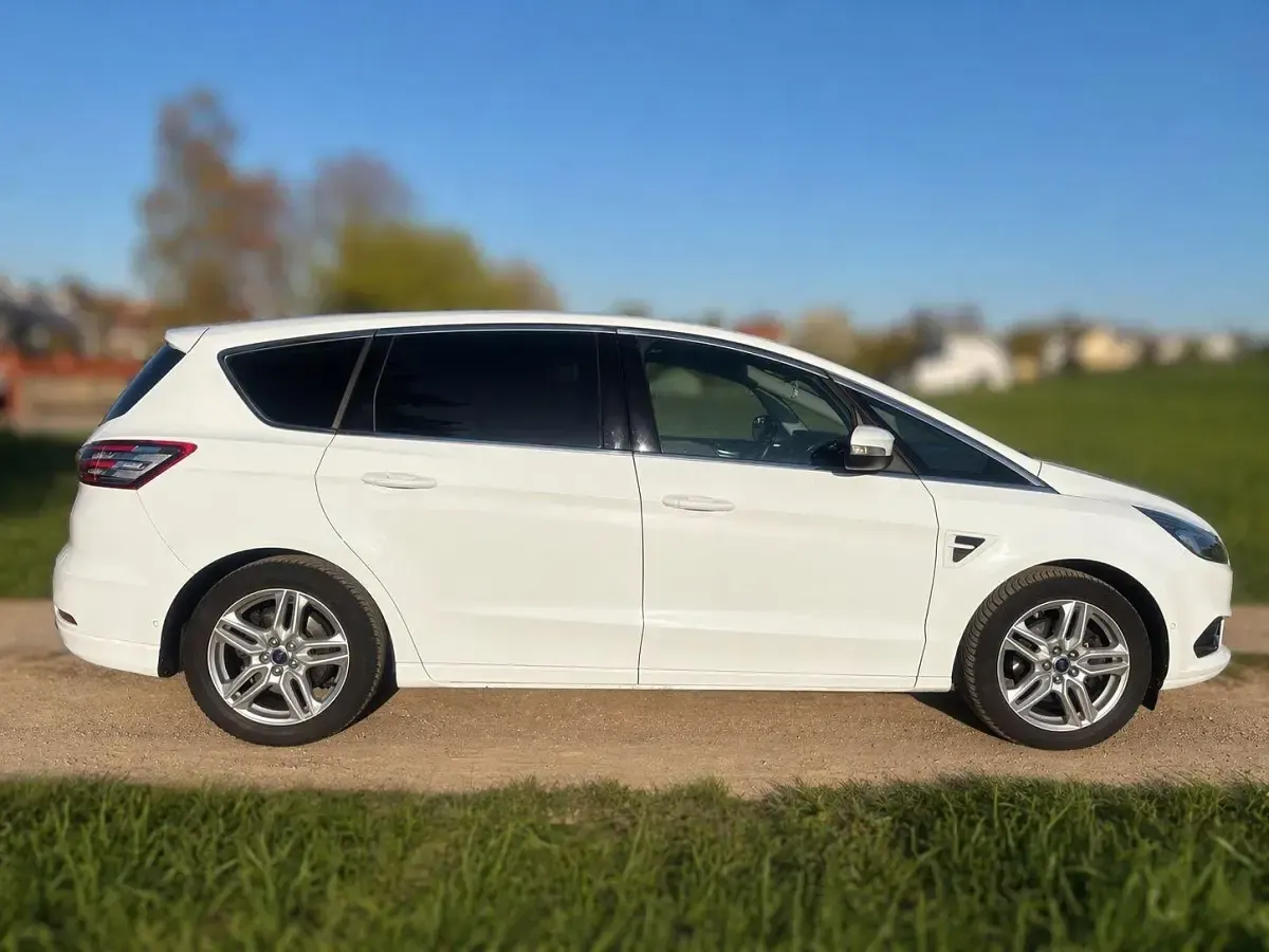 Gebraucht Ford S-MAX Titanium 190 PS (139 kW) 2018 Weiß Van / Kleinbus