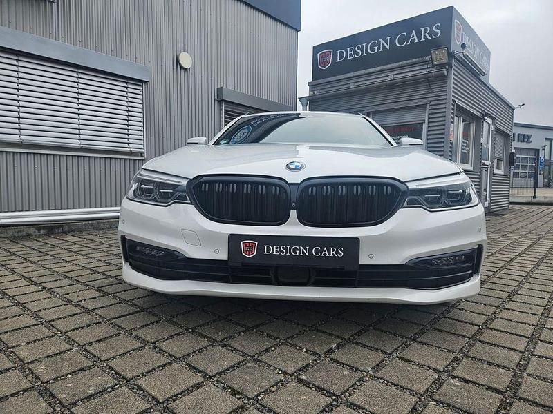 Gebraucht BMW 540 Sport Line 340 PS (250 kW) 2019 Mineralweiss metallic Kombi