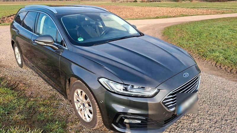 Gebraucht Ford Mondeo Titanium 150 PS (110 kW) 2019 Grau Kombi