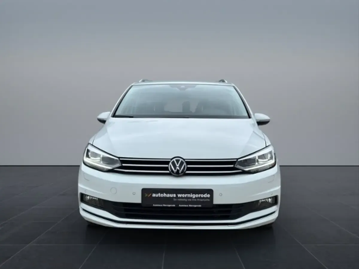 Gebraucht VW Touran Highline 150 PS (110 kW) 2023 Van / Kleinbus