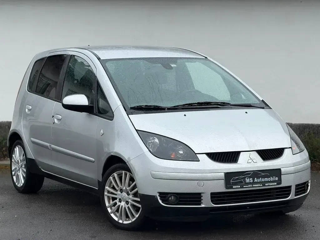 Gebraucht Mitsubishi Colt Motion 75 PS (55 kW) 2008 Silber Limousine