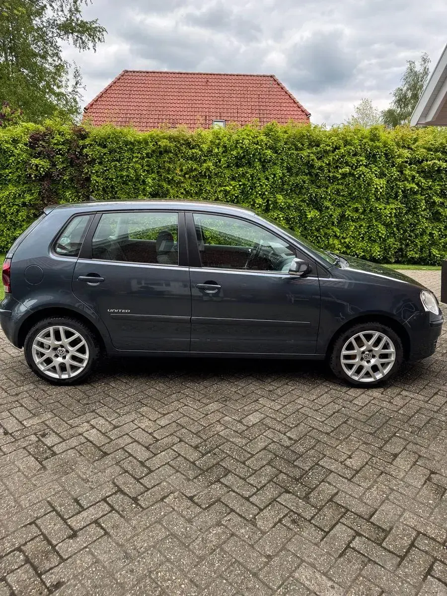 Gebraucht VW Polo 86 PS (63 kW) 2009 Grau Kleinwagen
