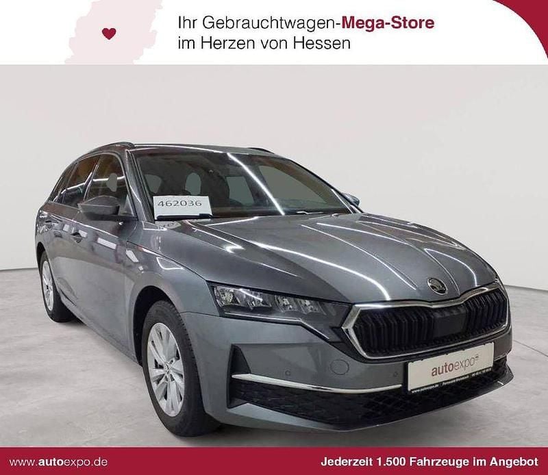 Graphitgrau metallic Gebraucht 2024 Skoda Octavia Selection Kombi | 25.490 € (Superpreis) - Bild 1/4