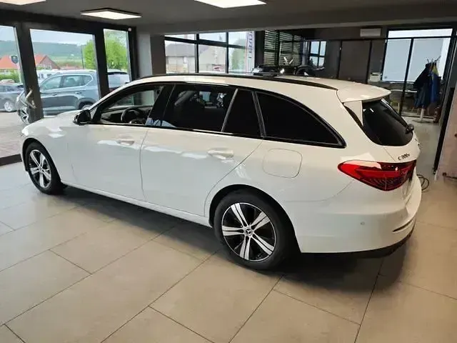 Gebraucht Mercedes C300e 313 PS (230 kW) 2023 Weiß Kombi