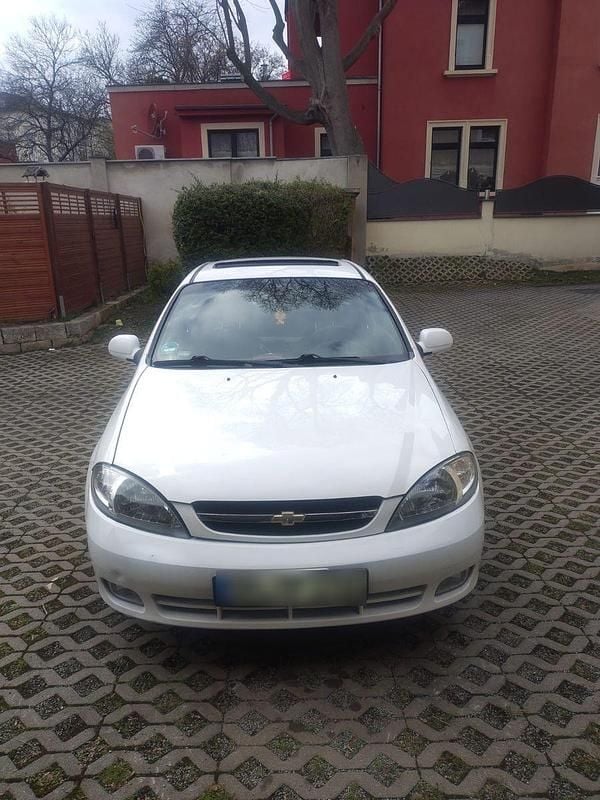 Gebraucht Chevrolet Lacetti 121 PS (88 kW) 2009 Weiß Kleinwagen