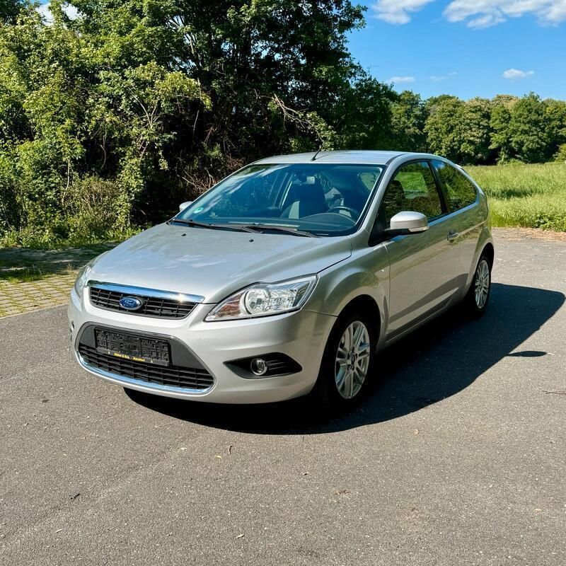 Silber Gebraucht 2009 Ford Focus Limousine | 2.100 € (Superpreis) - Bild 1/4