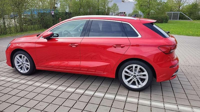 Second-hand Audi A3 Advanced 116 CP (85 kW) 2024 Roșu Break