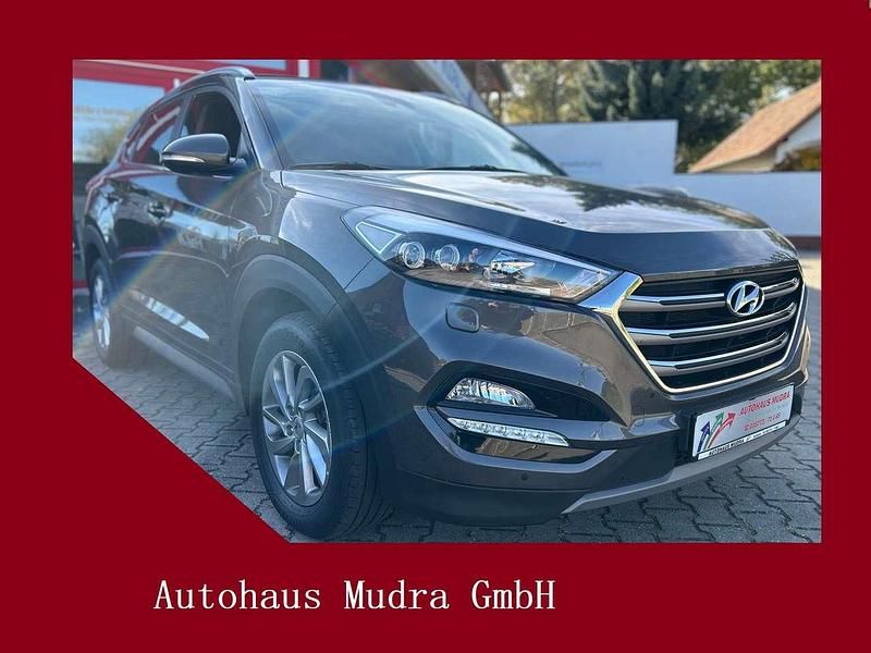 Gebraucht Hyundai Tucson Style 141 PS (103 kW) 2018 Moon rock met. SUV