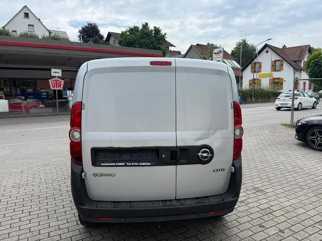 Gebraucht Opel Combo 135 PS (99 kW) 2014 Silber Van / Kleinbus