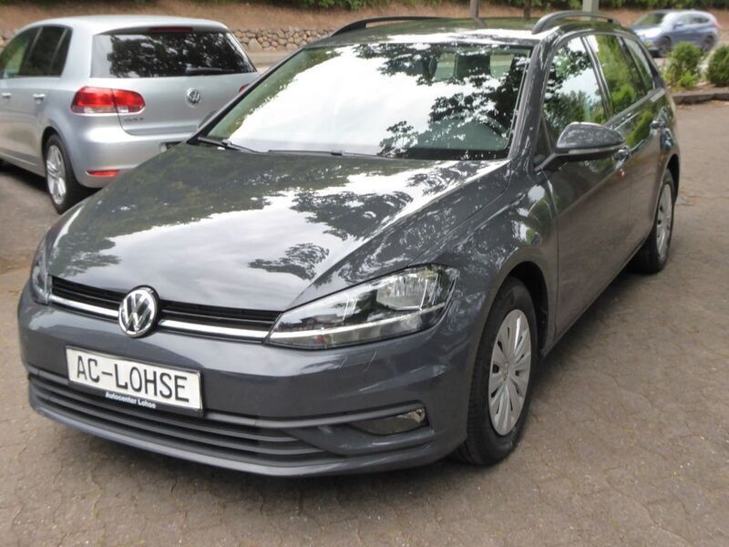 Grau Gebraucht 2019 VW Golf VII Kombi | 11.490 € (Fairer Preis) - Bild 1/4