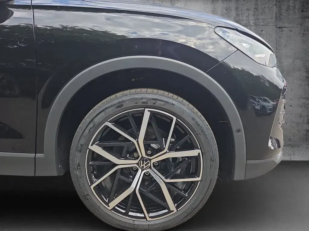 Gebraucht VW Tiguan Elegance 193 PS (141 kW) 2025 Schwarz SUV