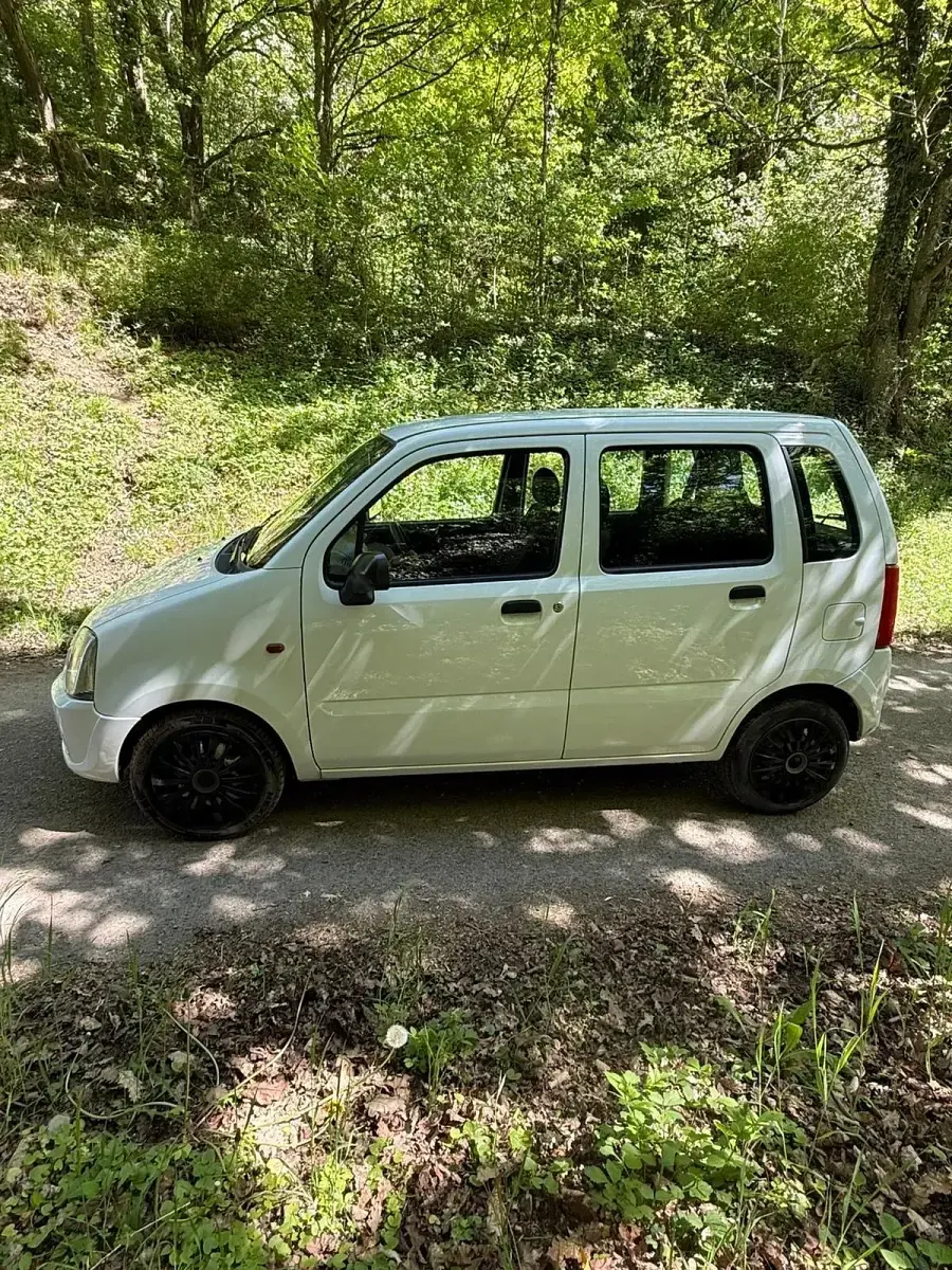 Gebraucht Opel Agila 60 PS (44 kW) 2005 Weiß Van / Kleinbus