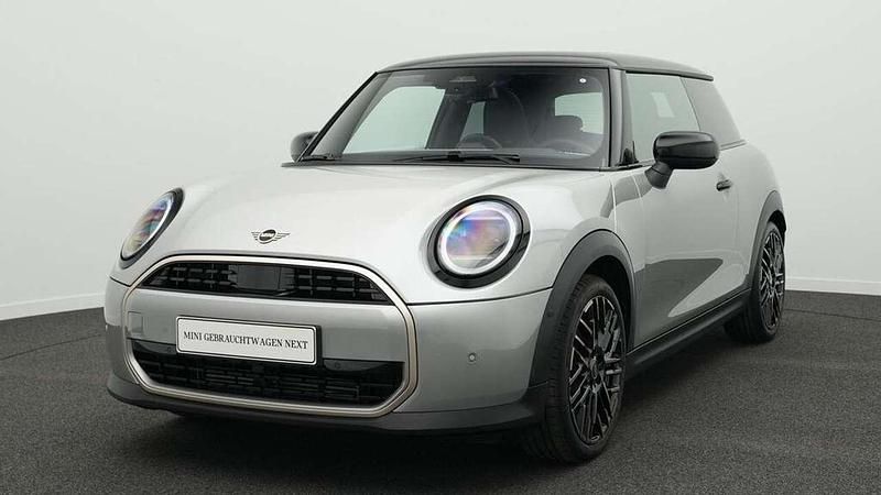 Grau Gebraucht 2024 Mini Cooper Favoured Kleinwagen | 27.564 € (Fairer Preis) - Bild 1/4
