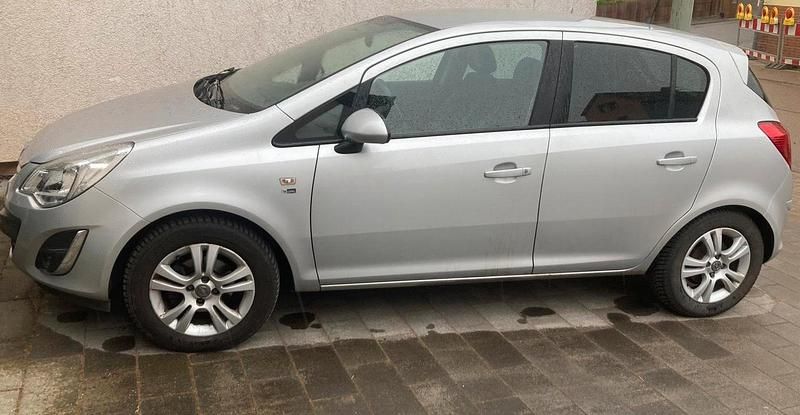 Gebraucht Opel Corsa 95 PS (69 kW) 2012 Silber Kleinwagen