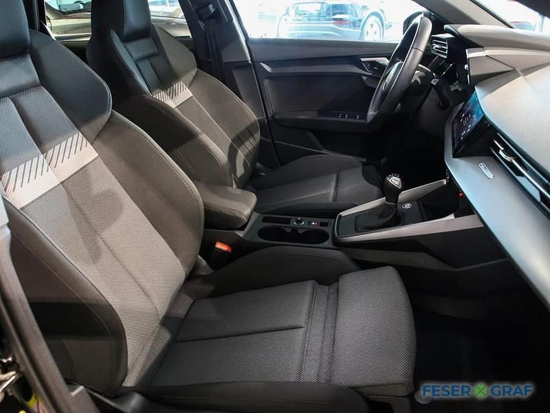 Gebraucht Audi A3 Ambiente 150 PS (110 kW) 2023 Brillantschwarz Limousine
