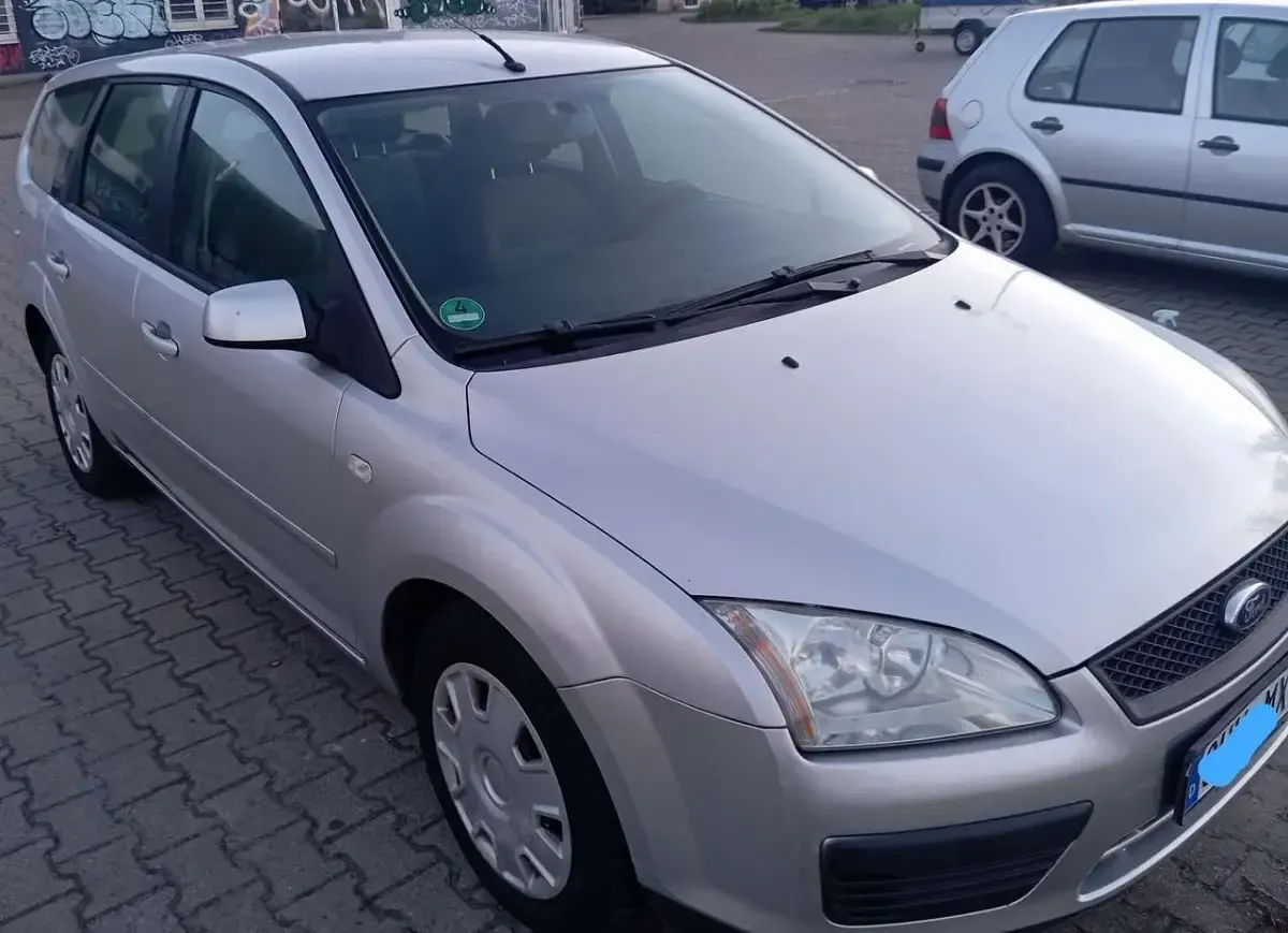 Second-hand Ford Focus Style 109 CP (80 kW) 2007 Argintiu Berlinǎ