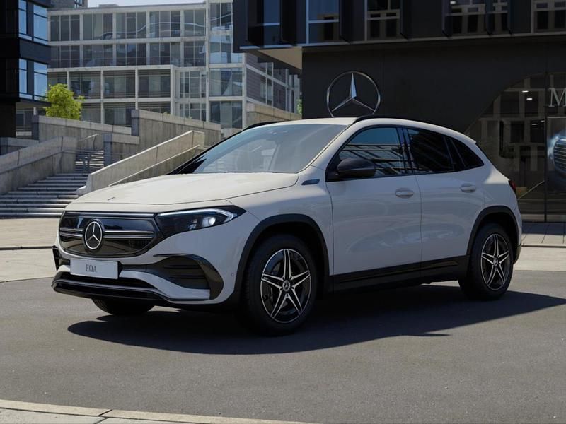 Polarweiss Gebraucht 2021 Mercedes EQA250 AMG SUV | 28.730 € (Guter Preis) - Bild 1/4