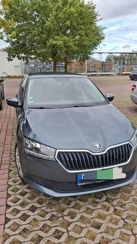 Grau Gebraucht 2019 Skoda Fabia Cool Plus Kleinwagen | 7.500 € (Guter Preis) - Bild 1/4
