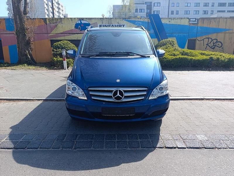 Gebraucht Mercedes Viano Edition 224 PS (164 kW) 2012 Blau Van / Kleinbus