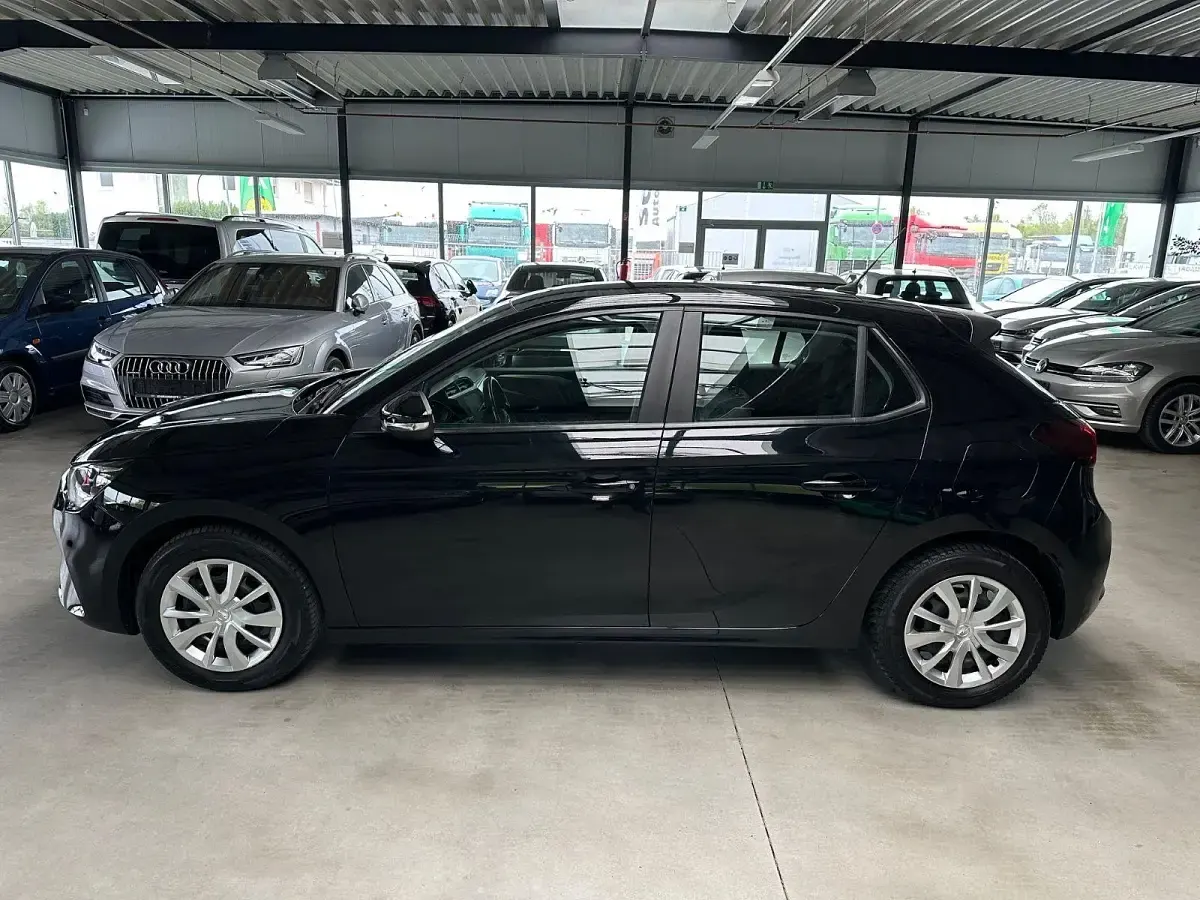 Usado Opel Corsa Edition 75 HP (55 kW) 2020 Preto Citadino