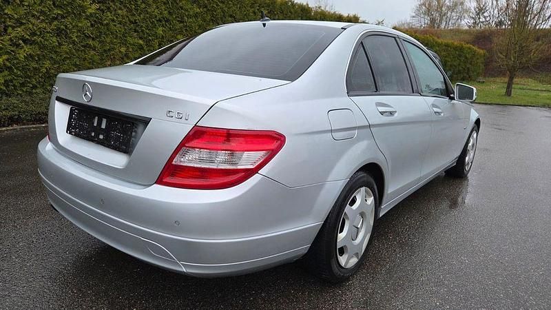 Gebraucht Mercedes C180 156 PS (114 kW) 2010 Silber Limousine