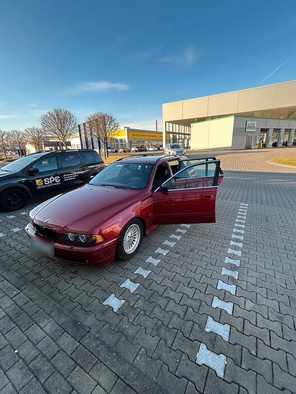 Gebraucht BMW 530 184 PS (135 kW) 2000 Rot Kombi