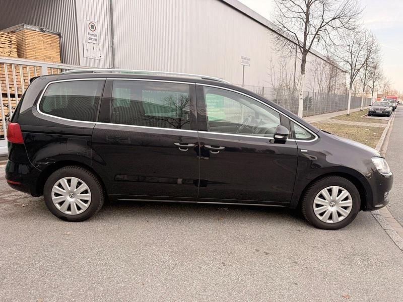 Gebraucht VW Sharan Life 177 PS (130 kW) 2014 Schwarz Van / Kleinbus