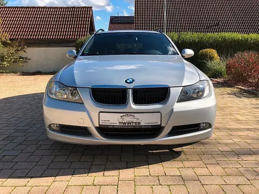 Gebraucht BMW 318 143 PS (105 kW) 2008 Silber Kombi