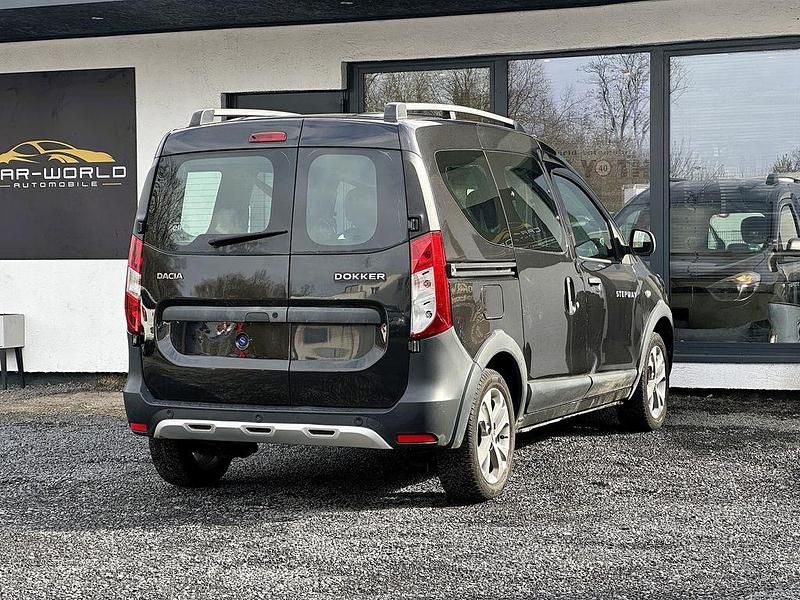 Gebraucht Dacia Dokker Stepway 116 PS (85 kW) 2017 Schwarz Van / Kleinbus