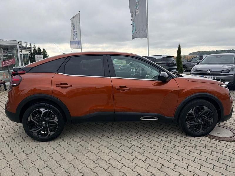 Gebraucht Citroën C4 Shine 131 PS (96 kW) 2021 Karamellbraun metallic (metallic) Limousine