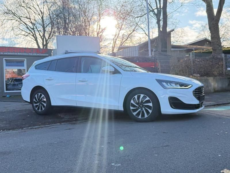 Gebraucht Ford Focus Titanium X 116 PS (85 kW) 2023 Weiß Limousine