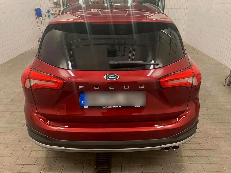 Gebraucht Ford Focus Active 182 PS (133 kW) 2019 Rot Kombi