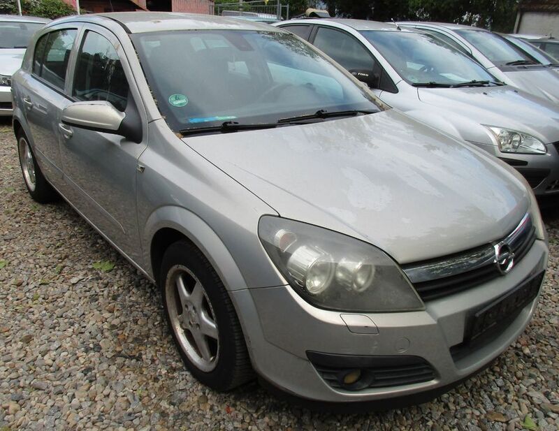Grau Gebraucht 2006 Opel Astra Edition Limousine | 550 € (Superpreis) - Bild 1/4