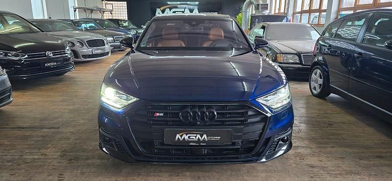 Gebraucht Audi S8 Sport 571 PS (419 kW) 2021 Blau Limousine