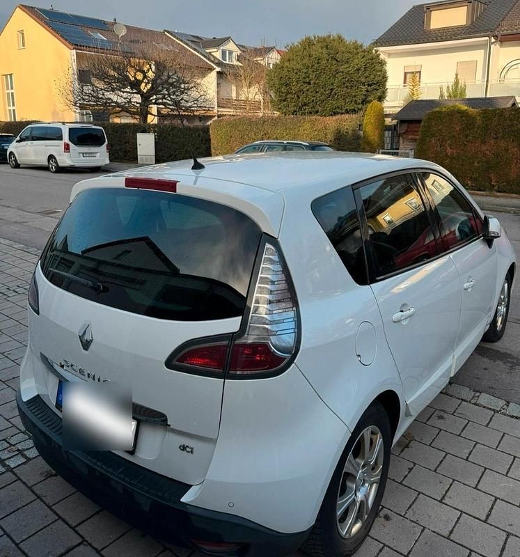 Weiß Gebraucht 2013 Renault Scénic Van / Kleinbus | 5.800 € (Fairer Preis) - Bild 1/4