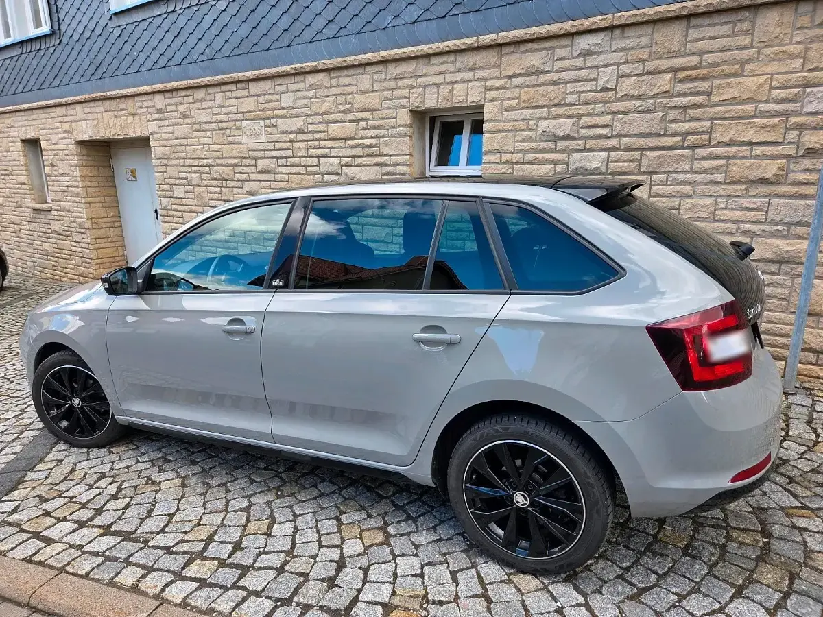 Gebraucht Skoda Rapid Monte Carlo 90 PS (66 kW) 2015 Grau Kleinwagen
