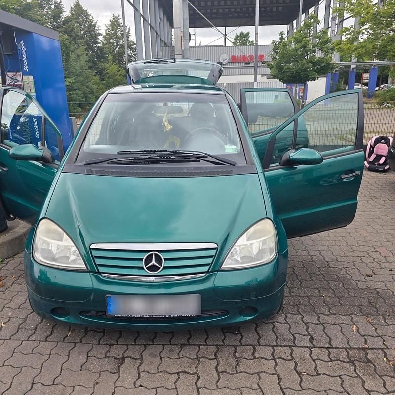 Grün Gebraucht 2000 Mercedes A160 Kleinwagen | 650 € - Bild 1/4