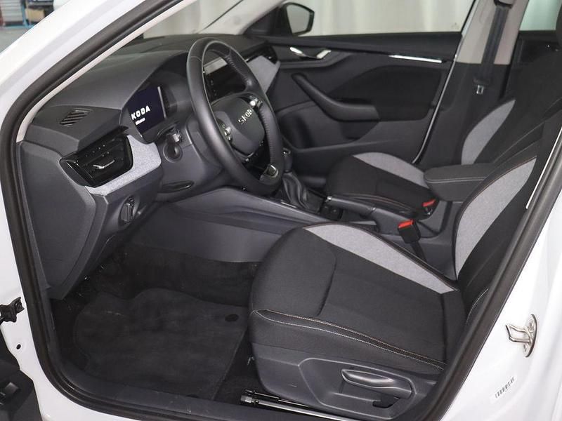 Gebraucht Skoda Scala Selection 150 PS (110 kW) 2025 Moonweiß perleffekt (metallic) Kleinwagen