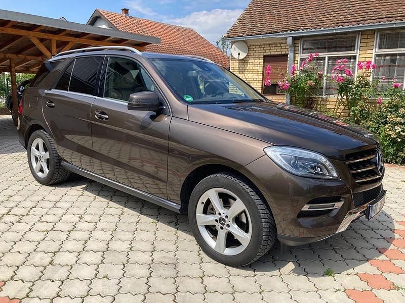 Gebraucht Mercedes ML350 258 PS (189 kW) 2014 Braun SUV