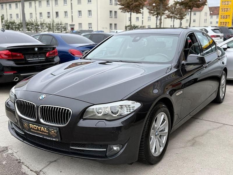 Grau Gebraucht 2013 BMW 520 Sport Line Limousine | 13.499 € (Fairer Preis) - Bild 1/4