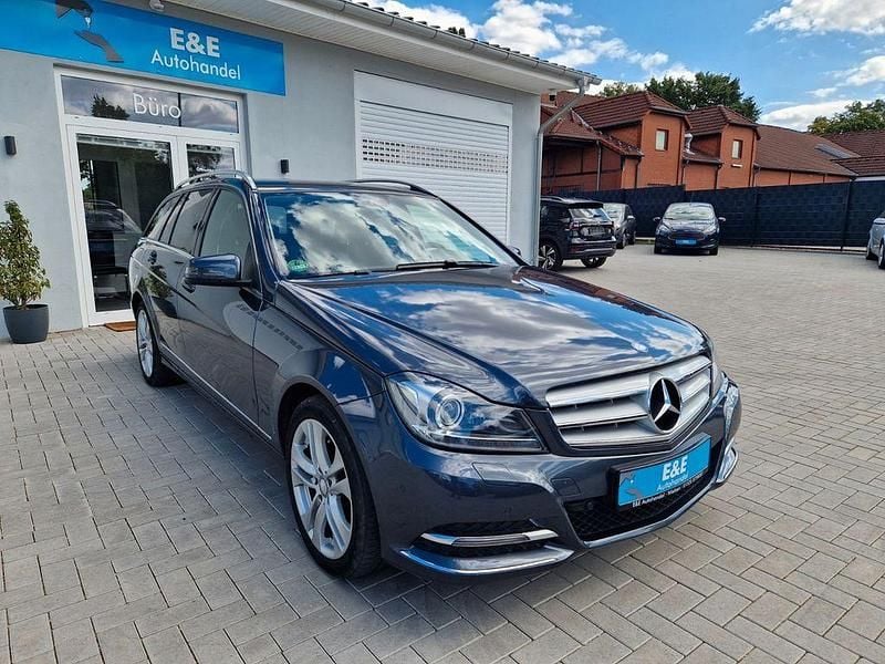 Grau Gebraucht 2014 Mercedes C220 Limousine | 14.890 € (Superpreis) - Bild 1/4