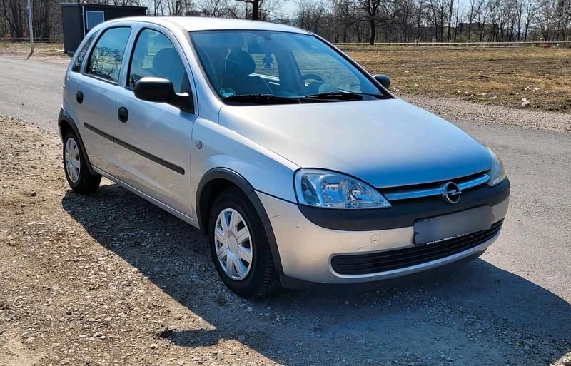 Silber Gebraucht 2003 Opel Corsa Kleinwagen | 1.799 € (Etwas zu teuer) - Bild 1/4
