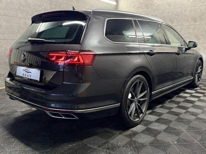 Gebraucht VW Passat Elegance 200 PS (147 kW) 2023 Grau Kombi