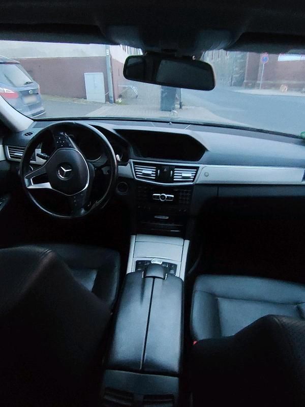 Gebraucht Mercedes E350 265 PS (194 kW) 2013 Grau Kombi