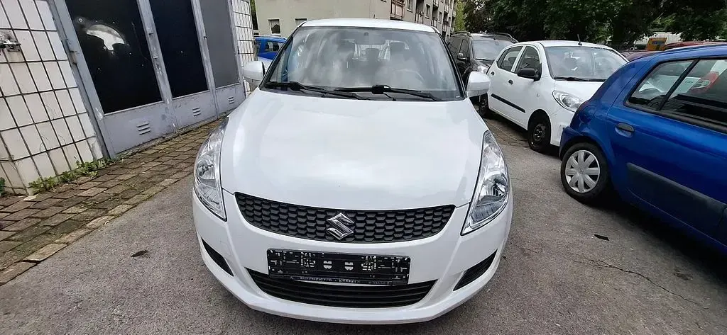 Gebraucht Suzuki Swift Club 94 PS (69 kW) 2012 Weiß Kleinwagen