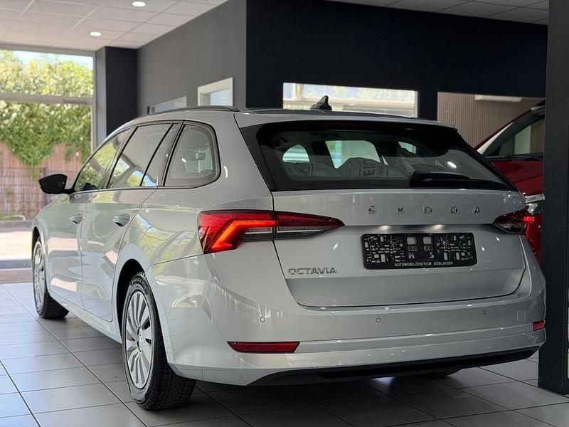 Second-hand Skoda Octavia Active 116 CP (85 kW) 2021 Argintiu Break